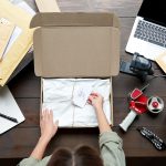 Jak e-commerce wpływa na opakowania
